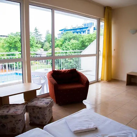 рива Hotel 2*