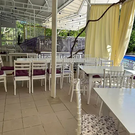 рива Hotel 2*